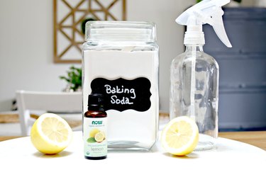 DIY natural odor-eliminating furniture spray