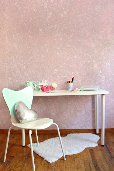 How to Create a Show-Stopping Accent Wall With Sparkly Glitter Paint