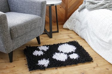 Rug making is a relaxing way to create a beautiful no-waste project. Your friends will be shocked when you tell them that you created this mod, shag rug from old t-shirts.