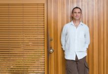 How to Shorten Wooden Blinds That Have a Pulley