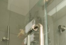 Removing & Repairing Frameless Glass Shower Doors