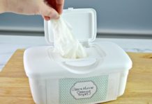 Homemade Glass and Mirror Cleaning Wipes