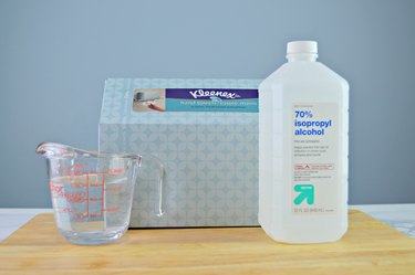 homemade glass and mirror cleaning wipes