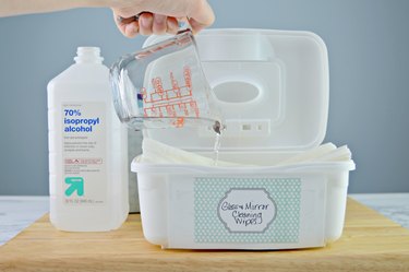 homemade glass and mirror cleaning wipes