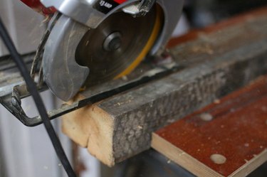 Circular_Saw_eHow