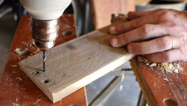 Rustic DIY Wall Rack for Knives