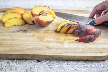 The BEST Peach Sangria Recipe Tutorial