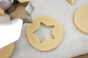 Inner cookie-cutter shape