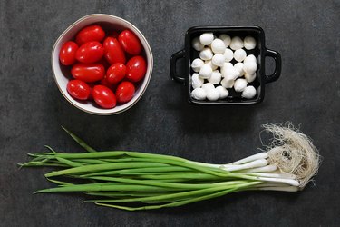 Ingredients for tomato and mozzarella tulips