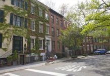 Is seeing cockroaches during the day a sign of an infestation?