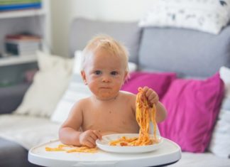 Baby Led Weaning for Beginners: 25 Tips and Recipes for New Moms
