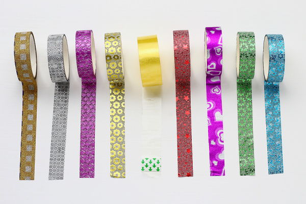 14 Washi Tape Crafts for Kids | If you're looking for simple and easy DIY projects you can do with your kids after school and on weekends, these washi tape ideas will NOT disappoint! We've included tons of fun crafts for boys and girls, including personalized back to school supplies and notebooks, wall decoration inspiration and room decor ideas, art journals and scrapbooks, and tons of art projects that make great Christmas gifts and keepsakes for family and friends!