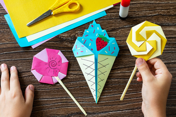 14 Easy Origami Tutorials for Kids | If you're looking for simple step by step origami for beginners, we've got you covered! From flowers, to stars, to hearts, to animals, to finger puppets, to holiday origami ideas and more, these origami videos are a fun way to craft with your kids. Origami offers a great way to develop a child's fine motor skills, and these art projects double as beautiful DIY gifts kids can make. Grab your origami paper and give some of these ideas a try!