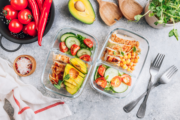 9 Lazy Meal Prep Tips for Weight Loss | If clean eating is your goal, meal planning and prepping is a must. The key to any healthy lifestyle change is to keep it easy and simple, and we're sharing our best tips and hacks to help! Whether you're specifically tackling one meal (breakfast, lunch, dinner, or snacks), or want to completely overhaul the way you plan your weekly grocery list based on the recipes you plan on making, this post has it all!
