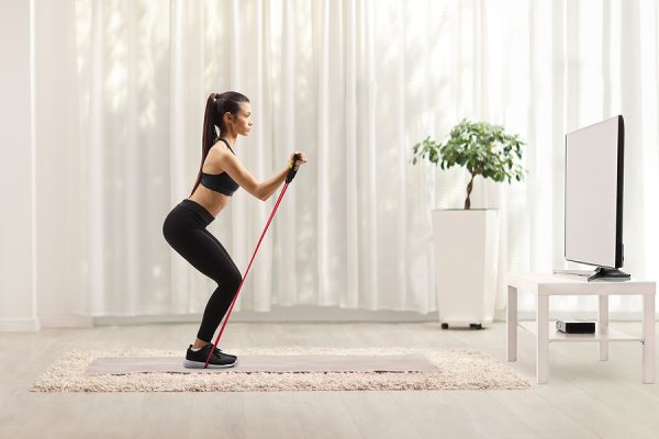 6 Full-Body Resistance Training Workouts for Women | Whether you like to workout at home or at the gym, these fat-burning resistance workouts are a great way to build muscle, tighten and tone your body, improve flexibility and balance, and reduce visceral fat. And they are also great for weight loss! There are so many benefits of incorporating resistance training into your workout routine, and these workouts for women include exercises for beginners and beyond.