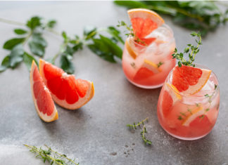 Cocktails and Mocktails: 30 Summer Drinks Under 200 Calories